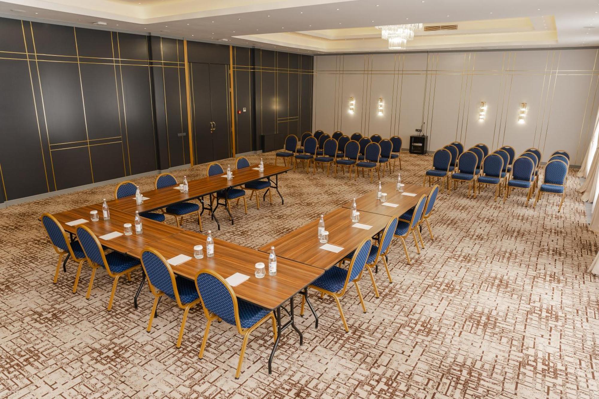 Hotel Park Dedeman Almaty Extérieur photo